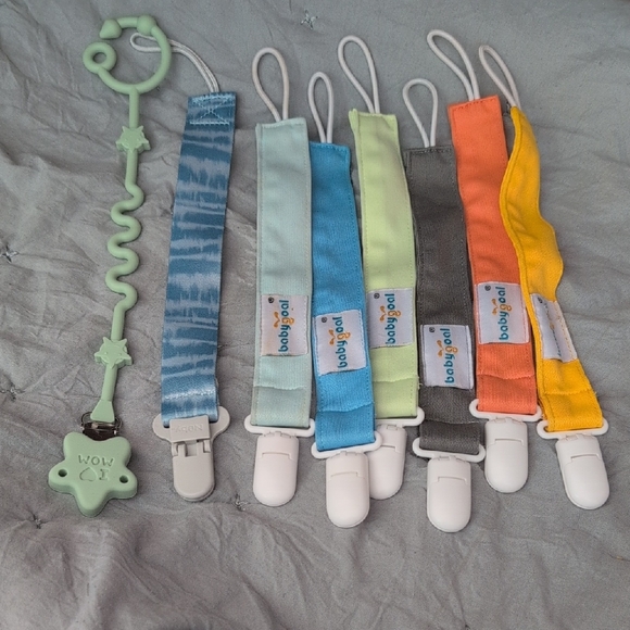 Pacifier Clips Set - Multicolor - Picture 1 of 1